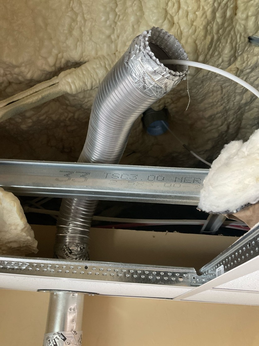 Flexible aluminum dryer vent duct with sealed collar connection